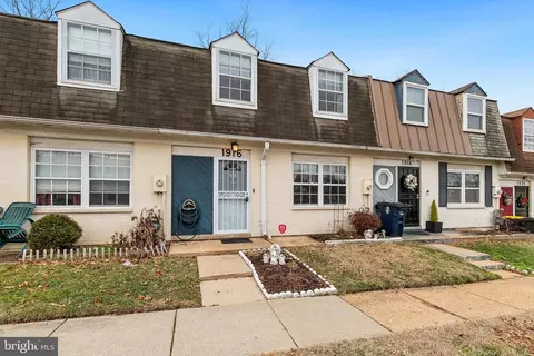 1916 Village Green Dr #F-166, Landover, MD 20785
