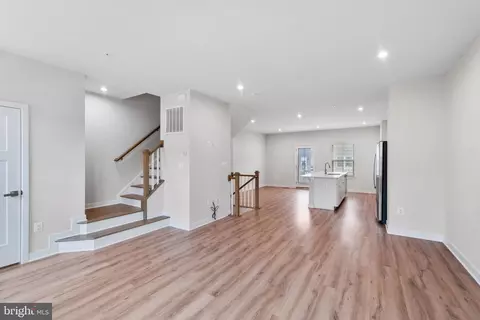 Entry Way - 144 Lyons Creek Dr, Laurel, MD 20708 photo 4 of 9