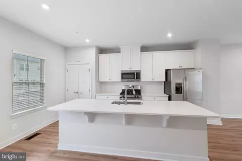 Entry Way - 144 Lyons Creek Dr, Laurel, MD 20708 photo 5 of 9