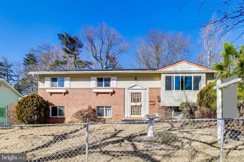 1804 Ironton Dr, Oxon Hill, MD 20745