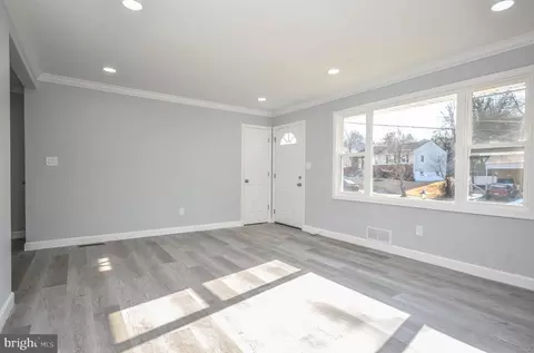 Living - 7106 Patterson St, Lanham, MD 20706 photo 2 of 4