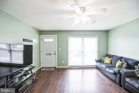 9404 Wyatt Dr, Lanham, MD 20706 photo 3
