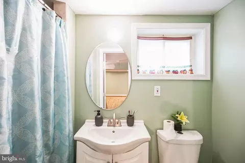 9404 Wyatt Dr, Lanham, MD 20706 photo 16