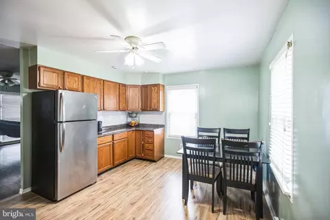 9404 Wyatt Dr, Lanham, MD 20706 photo 5