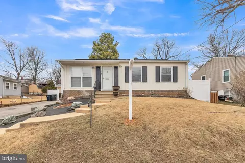 9404 Wyatt Dr, Lanham, MD 20706 photo 2
