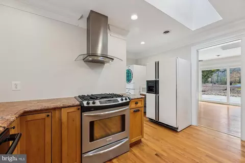 Kitchen - 1011 Bryan Point Rd, Accokeek, MD 20607 photo 3 of 3