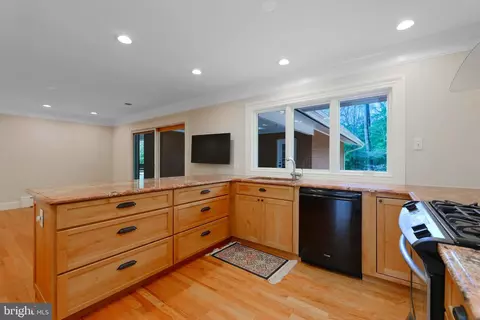 Kitchen - 1011 Bryan Point Rd, Accokeek, MD 20607 photo 2 of 3