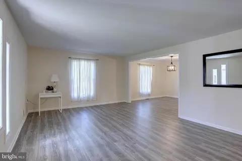 Living - 15311 Bauer Ln, Laurel, MD 20707 photo 2 of 6