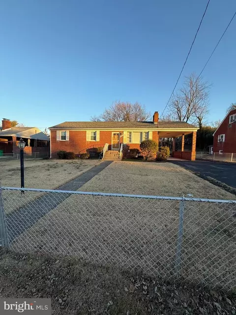 4910 Dublin Dr, Suitland, MD 20746