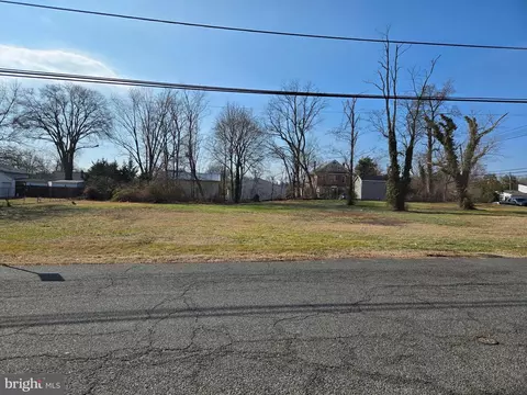 4901 Howard Ave, Beltsville, MD 20705