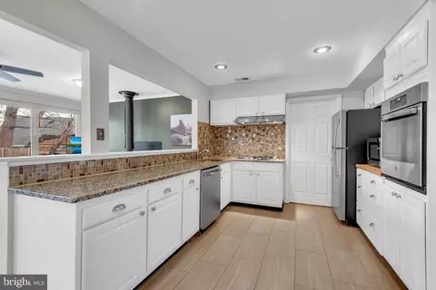 Kitchen - 4703 Redding Ln, Bowie, MD 20715 photo 2 of 4