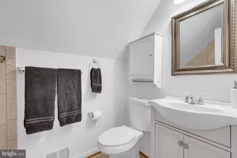 Bath - 4703 Redding Ln, Bowie, MD 20715 photo 2 of 3