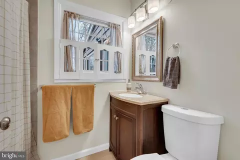 Bath - 4703 Redding Ln, Bowie, MD 20715 photo 1 of 3