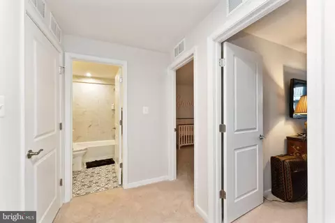 Entry Way - 10513 John Glenn St, Lanham, MD 20706 photo 9 of 10