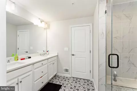 Entry Way - 10513 John Glenn St, Lanham, MD 20706 photo 8 of 10