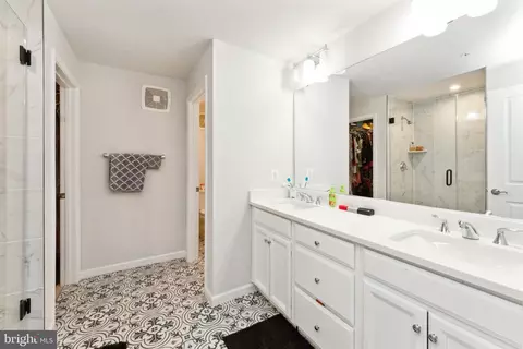 Entry Way - 10513 John Glenn St, Lanham, MD 20706 photo 6 of 10