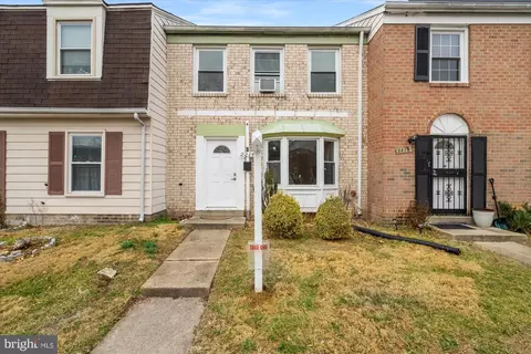2214 Dawn Ln, Temple Hills, MD 20748