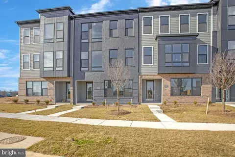 237 Summit Point Blvd, Bowie, MD 20716 photo 3