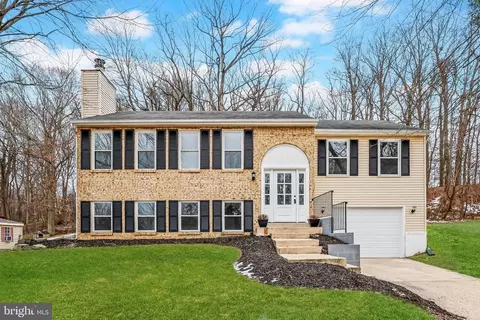12802 Lampton Ln, Fort Washington, MD 20744