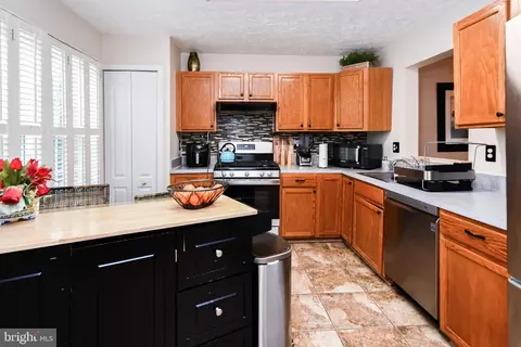 9902 Doubletree Ter, Marlboro, MD 20774 photo 11