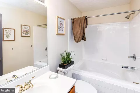 9902 Doubletree Ter, Marlboro, MD 20774 photo 16