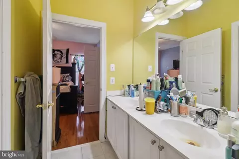 Bath - 13300 Alyssa Ct, Brandywine, MD 20613 photo 6 of 8