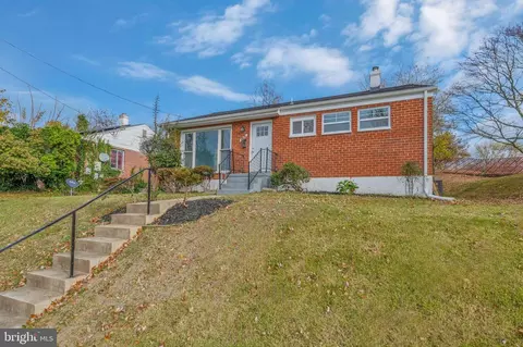 5810 Terrell Ave, Oxon Hill, MD 20745