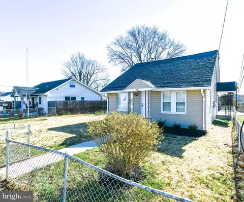 7504 Cardinal Ln, Fort Washington, MD 20744