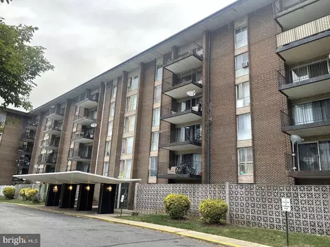 6011 Emerson St #106, Bladensburg, MD 20710