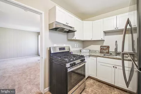 7919 Allendale Dr, Landover, MD 20785 photo 5