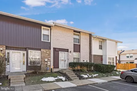 10223 Campus Way S #42, Marlboro, MD 20774
