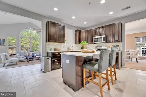 2207 Lake Forest Dr, Marlboro, MD 20774
