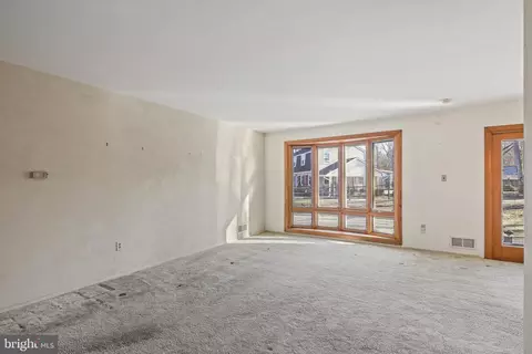 Living - 6215 Roblynn Rd, Laurel, MD 20707 photo 4 of 7
