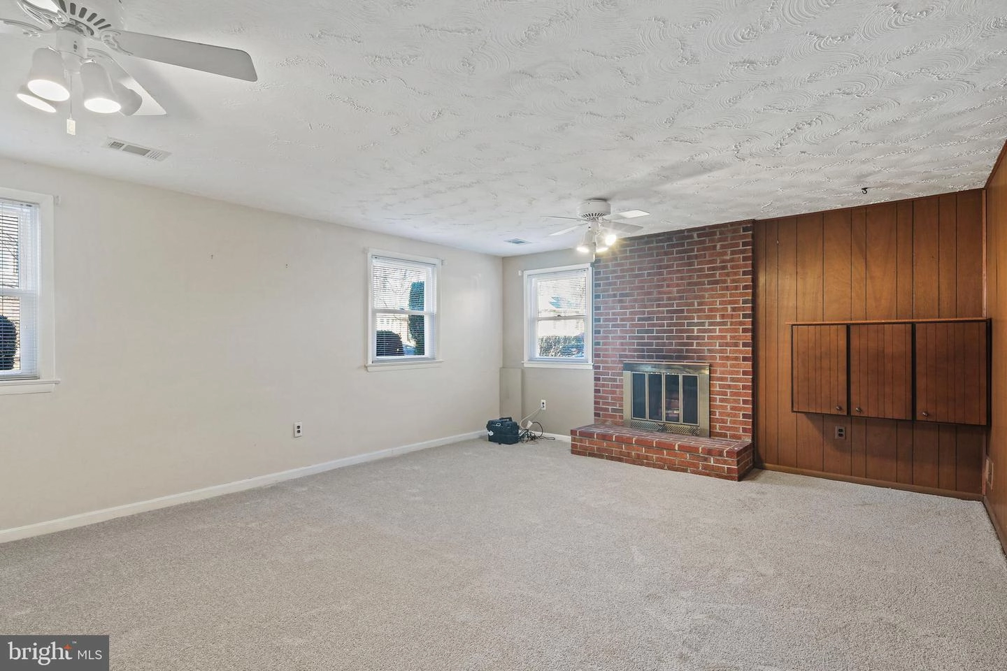 Living - 6215 Roblynn Rd, Laurel, MD 20707 photo 5 of 7