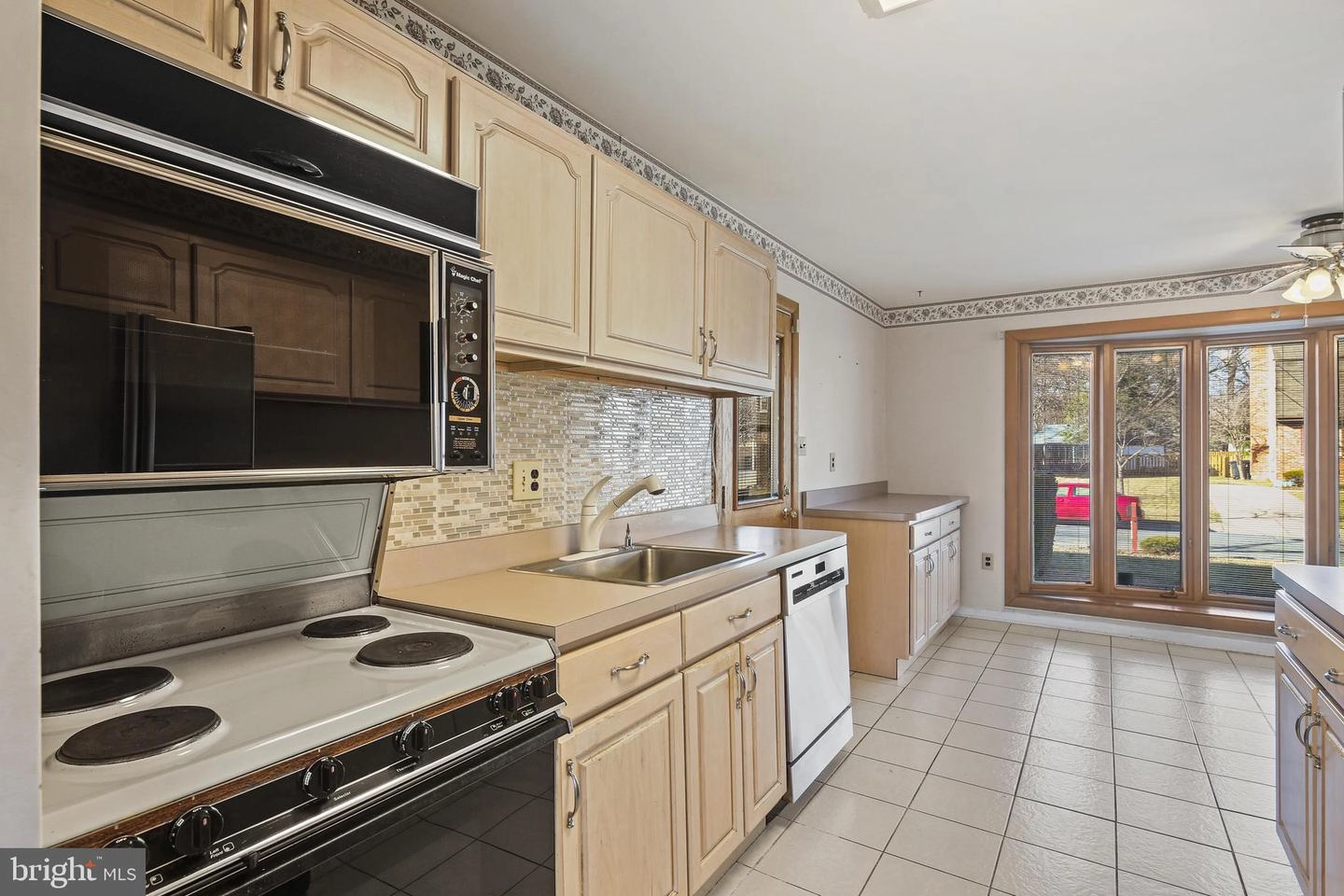 Kitchen - 6215 Roblynn Rd, Laurel, MD 20707 photo 2 of 2