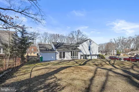 Exterior - 6215 Roblynn Rd, Laurel, MD 20707 photo 4 of 5