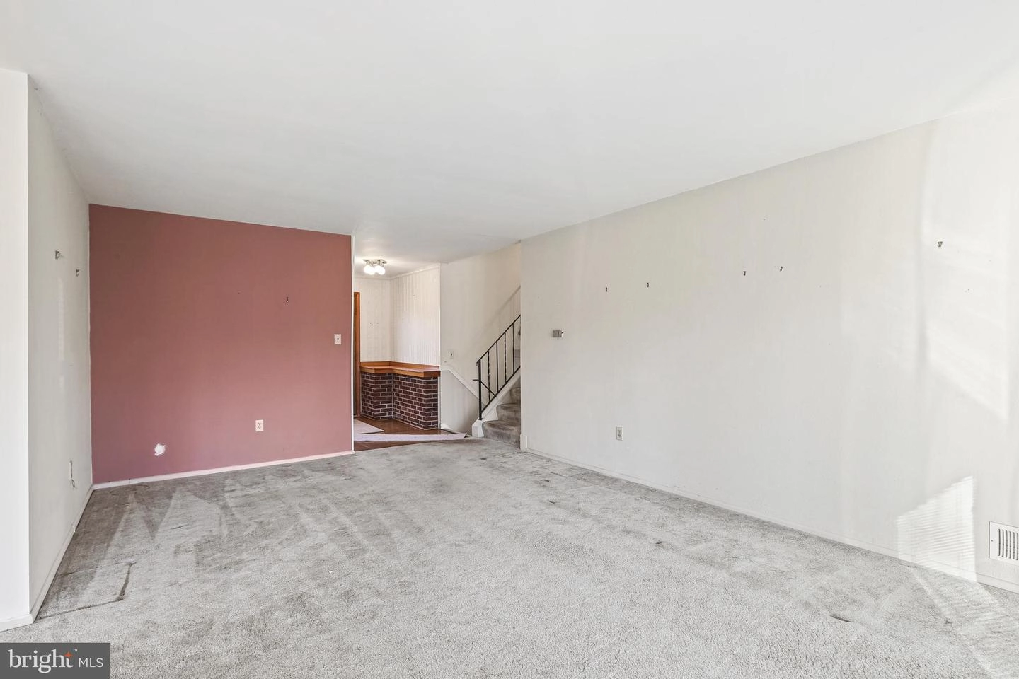 Living - 6215 Roblynn Rd, Laurel, MD 20707 photo 3 of 7
