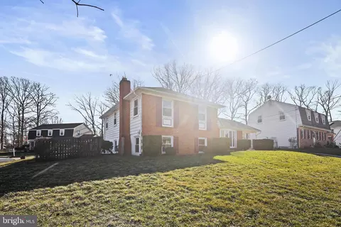 Exterior - 6215 Roblynn Rd, Laurel, MD 20707 photo 2 of 5