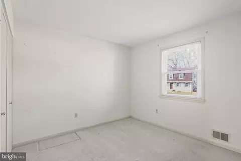 Bedroom - 6215 Roblynn Rd, Laurel, MD 20707 photo 4 of 8