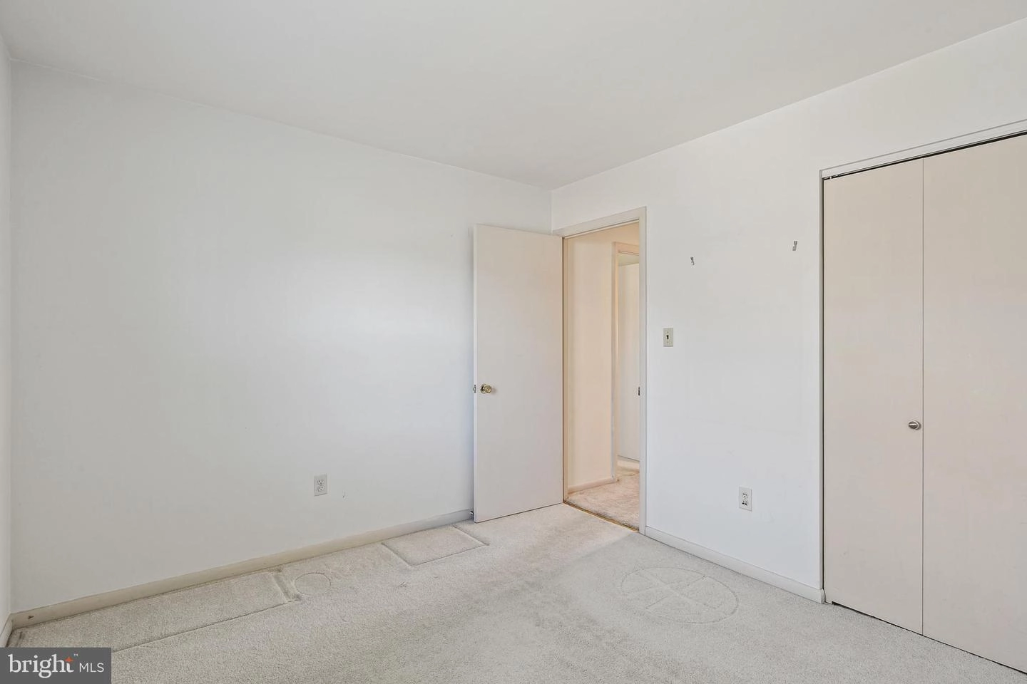 Bedroom - 6215 Roblynn Rd, Laurel, MD 20707 photo 3 of 8