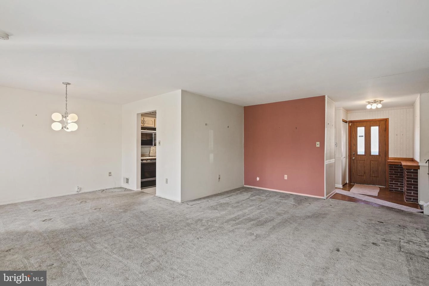 Living - 6215 Roblynn Rd, Laurel, MD 20707 photo 2 of 7