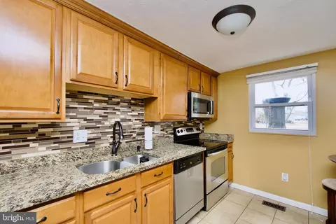 Kitchen - 12211 Windbrook Dr, Clinton, MD 20735 photo 2 of 4