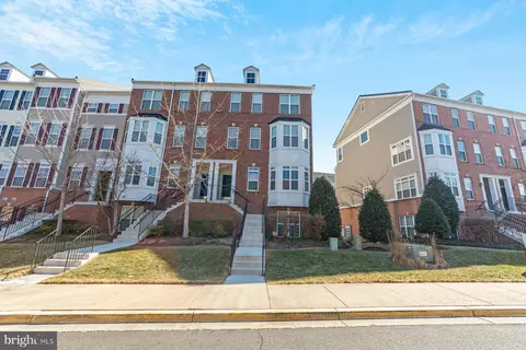 5529 Lanier Ave #359, Camp Springs, MD 20746