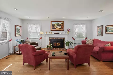 Living - 1418 Perrell Ln, Bowie, MD 20716 photo 2 of 5