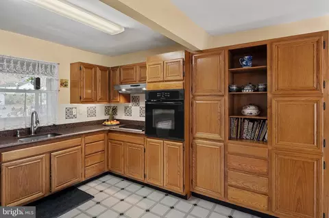 Kitchen - 1418 Perrell Ln, Bowie, MD 20716 photo 3 of 4
