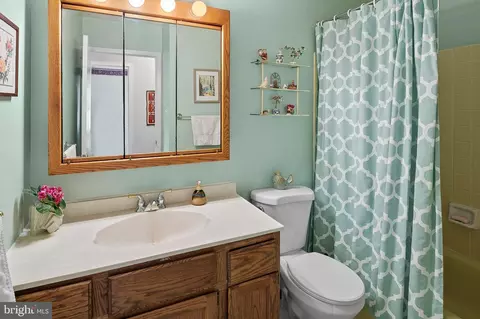 Bath - 1418 Perrell Ln, Bowie, MD 20716 photo 2 of 2
