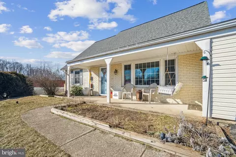 1402 Post Ln, Bowie, MD 20716