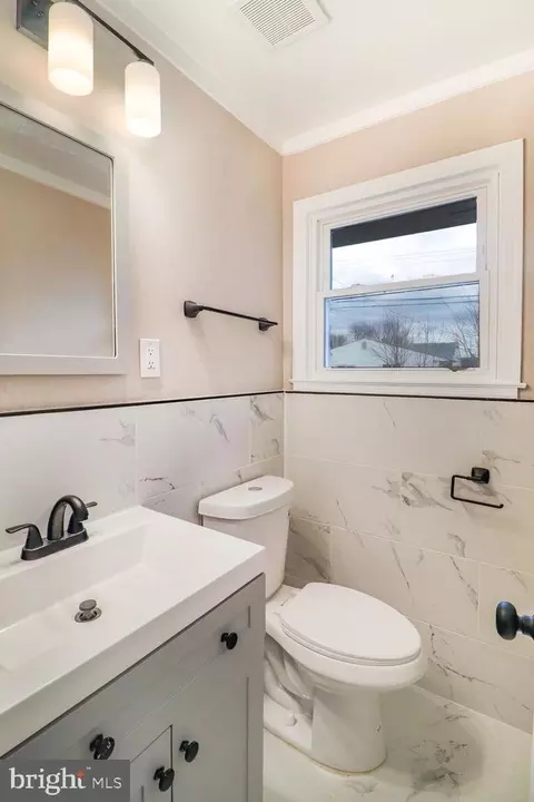 Bath - 1008 7th St, Laurel, MD 20707 photo 2 of 2