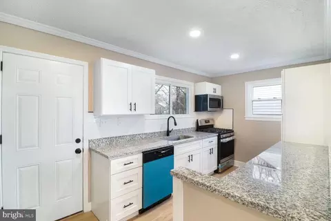 Entry Way - 1008 7th St, Laurel, MD 20707 photo 1 of 1