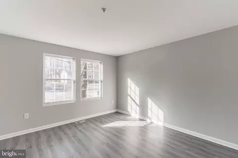 9948 Elm St, Lanham, MD 20706 photo 10